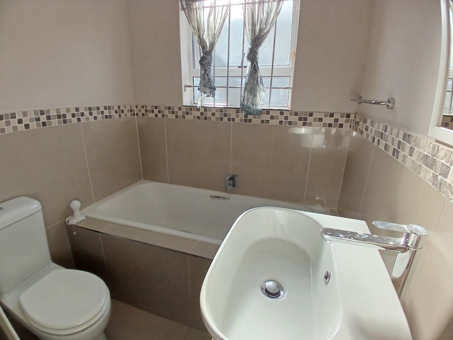 2 Bedroom Property for Sale in Viking Village Western Cape